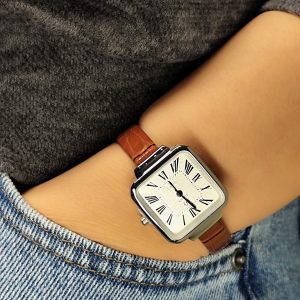 فلورا چرمی-قهوه‌ای