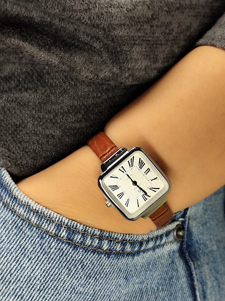 فلورا چرمی-قهوه‌ای